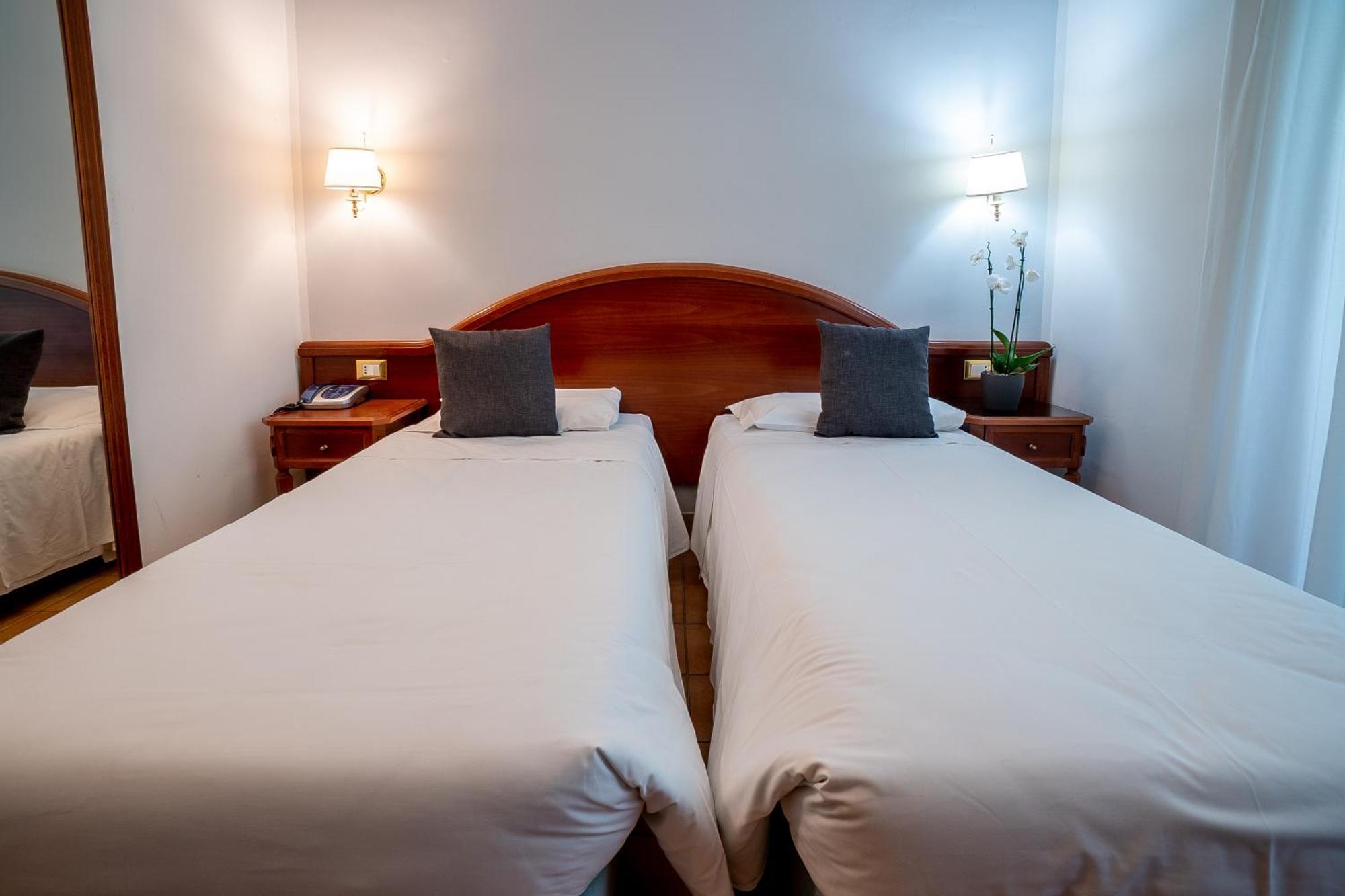 Hotel Gabriella Rome Bagian luar foto